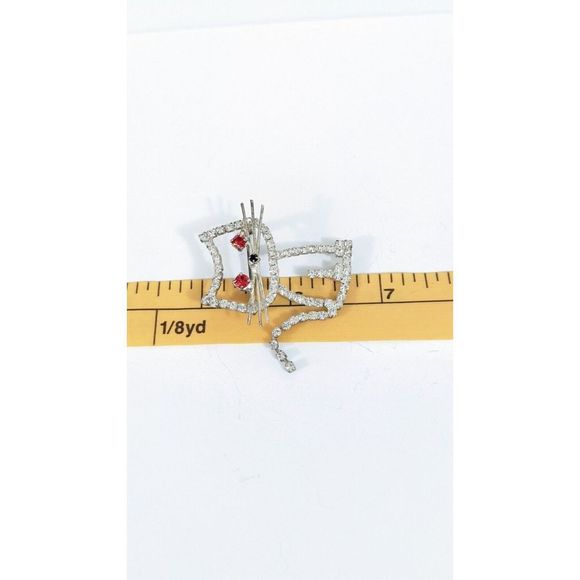 Rhinestone outline Cat brooch - red eyes retro mod pin silver toned - Picture 5 of 5